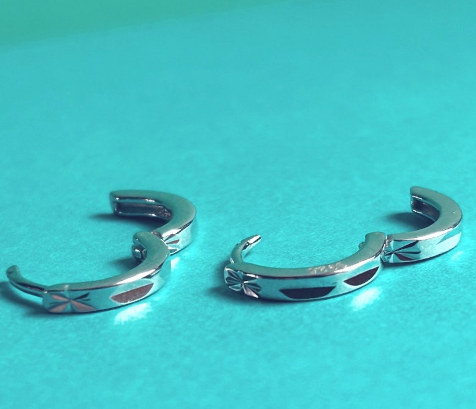 Orecchini pendenti & Orecchini a lobo: Kleine Kreolen Kerben – Usato da Dittingen venduto da Bijoubelle 2