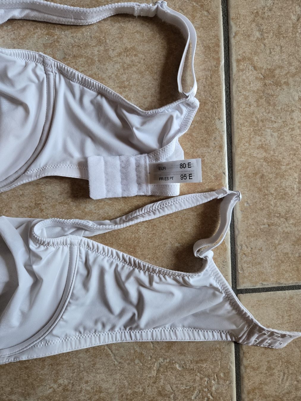 Sonstige Unterwäsche: lot de 2 soutiens-gorge  – Gebraucht aus Sion von Oonathoo 1