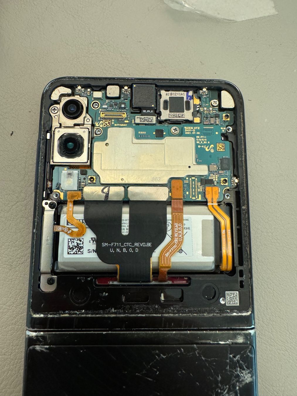 Samsung Telefoni cellulari / Smartphones: Samsung Galaxy Z Flip3 5G – Difettoso da Adliswil venduto da Busys 4