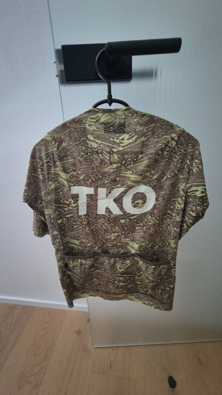 Pas Normal Studios Leibchen & Hosen: Pas Normal Studios Trikot – Gebraucht aus Selzach von e30dtm 1