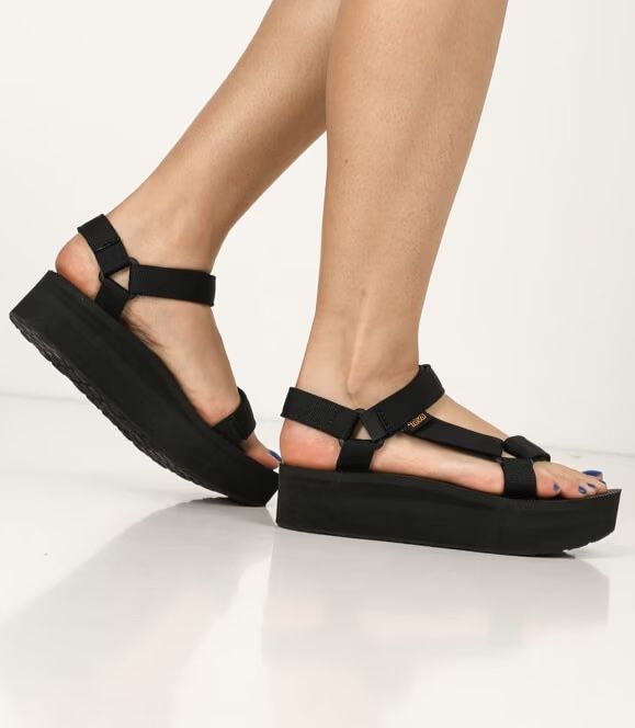 Teva Chaussures femmes: Teva Flatform Universal Sandale, Neu, Gr. 39, schwarz – Neuf avec emballage d'origine à Zürich par hupsu 3