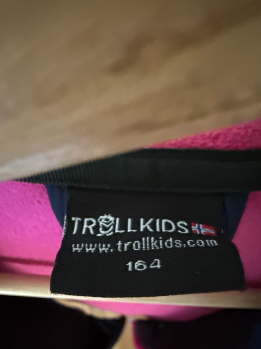 Trollkids Jacken & Mäntel: Softshelljacke Trollkids dunkelblau Grösse 164 – Gebraucht aus Schlatt ZH von yasi79 1