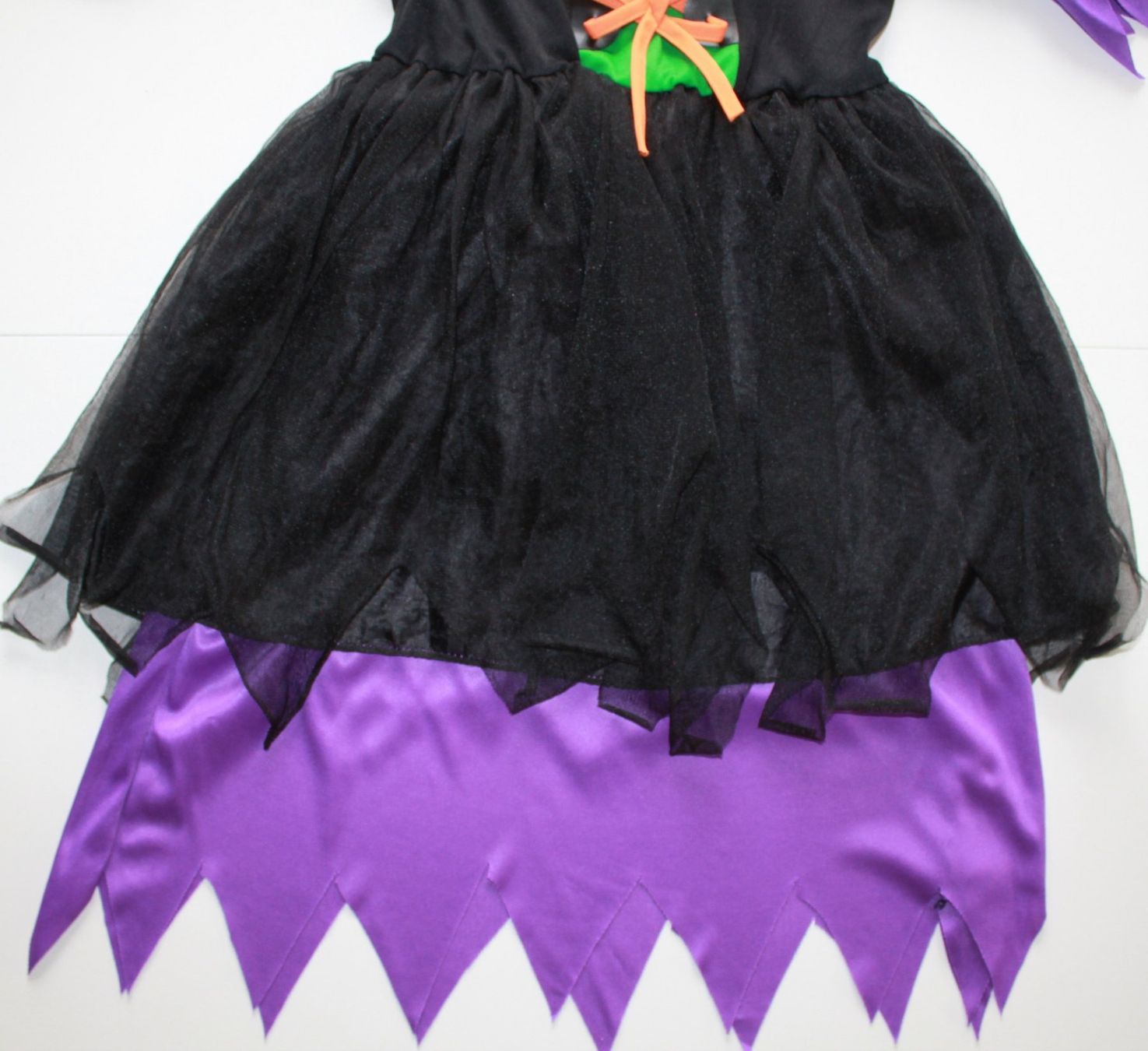 Costumes: Costume sorcière / Hexe t. 5 - 6 ans – D'occasion à Peseux par CoolShoping 5