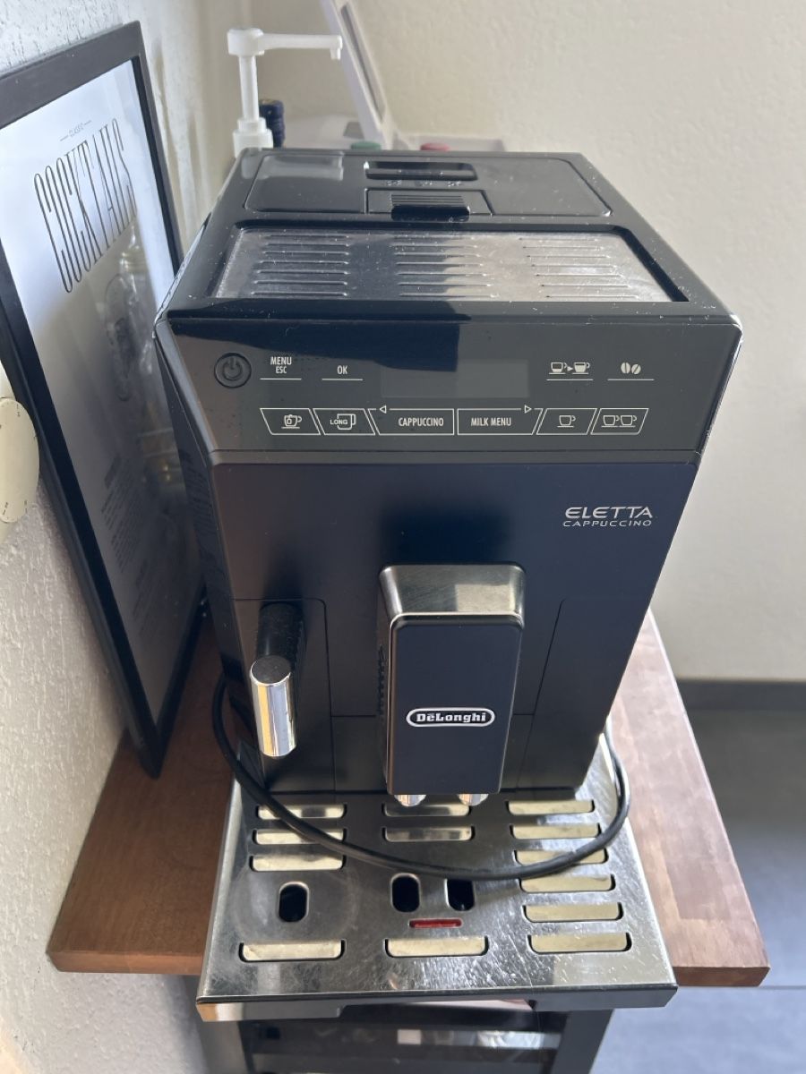 De'Longhi Macchine per caffè & Macchine per espresso: Machine à café DeLonghi Eletta Cappuccino - – Difettoso da Tavannes venduto da jon_c9ym