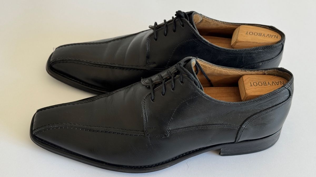 Navyboot Scarpe da uomo: Navyboot Herrenschuhe Gr. 41 Schwarz – Usato da Fraubrunnen venduto da Agerry