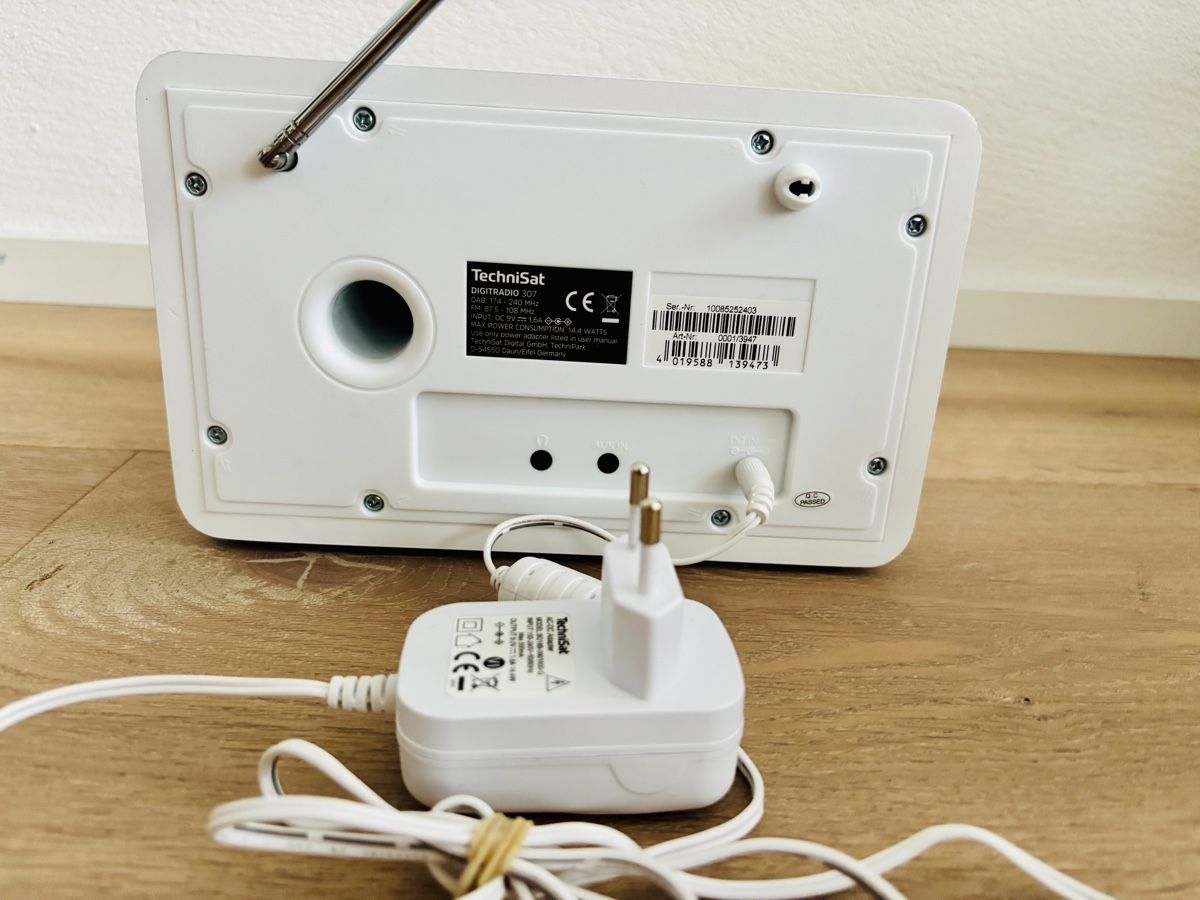 Technisat Radio: TechniSat Digitradio 307 UKW/DAB+ Radio – Usato da Ennetbürgen venduto da Evelyne_G 2
