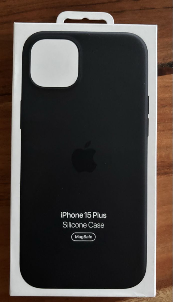 Apple Cover & Protezioni schermo: iPhone 15 plus - Silicone case - black – Nuovo e nell'imballaggio originale da Zürich venduto da ros_8hfr