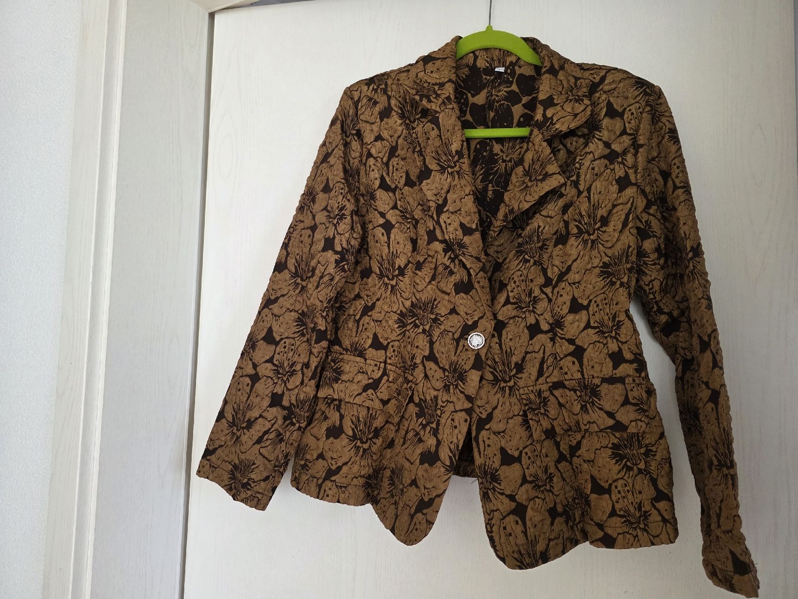 Giacche: Braun-goldener Blazer mit Blumenprint, Gr. M – Nuovo (secondo la descrizione) da Suhr venduto da andreas_2008 1