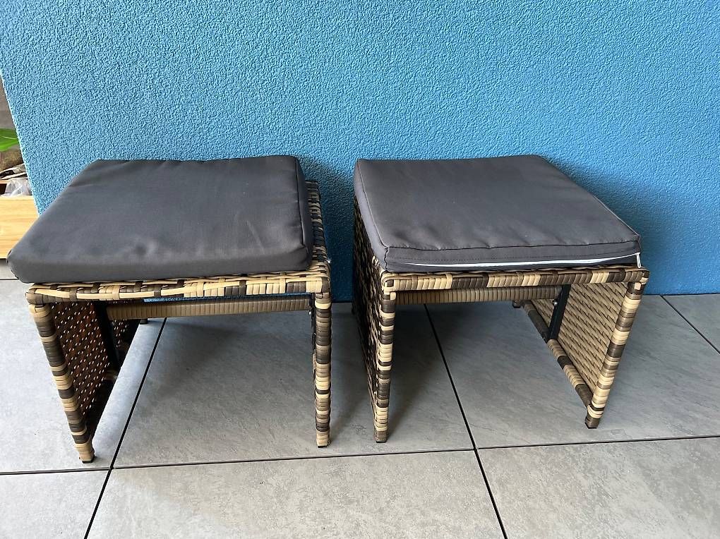 Tabourets: 2 Gartenhocker mit Polster – D'occasion à Buchs SG par dr750 1