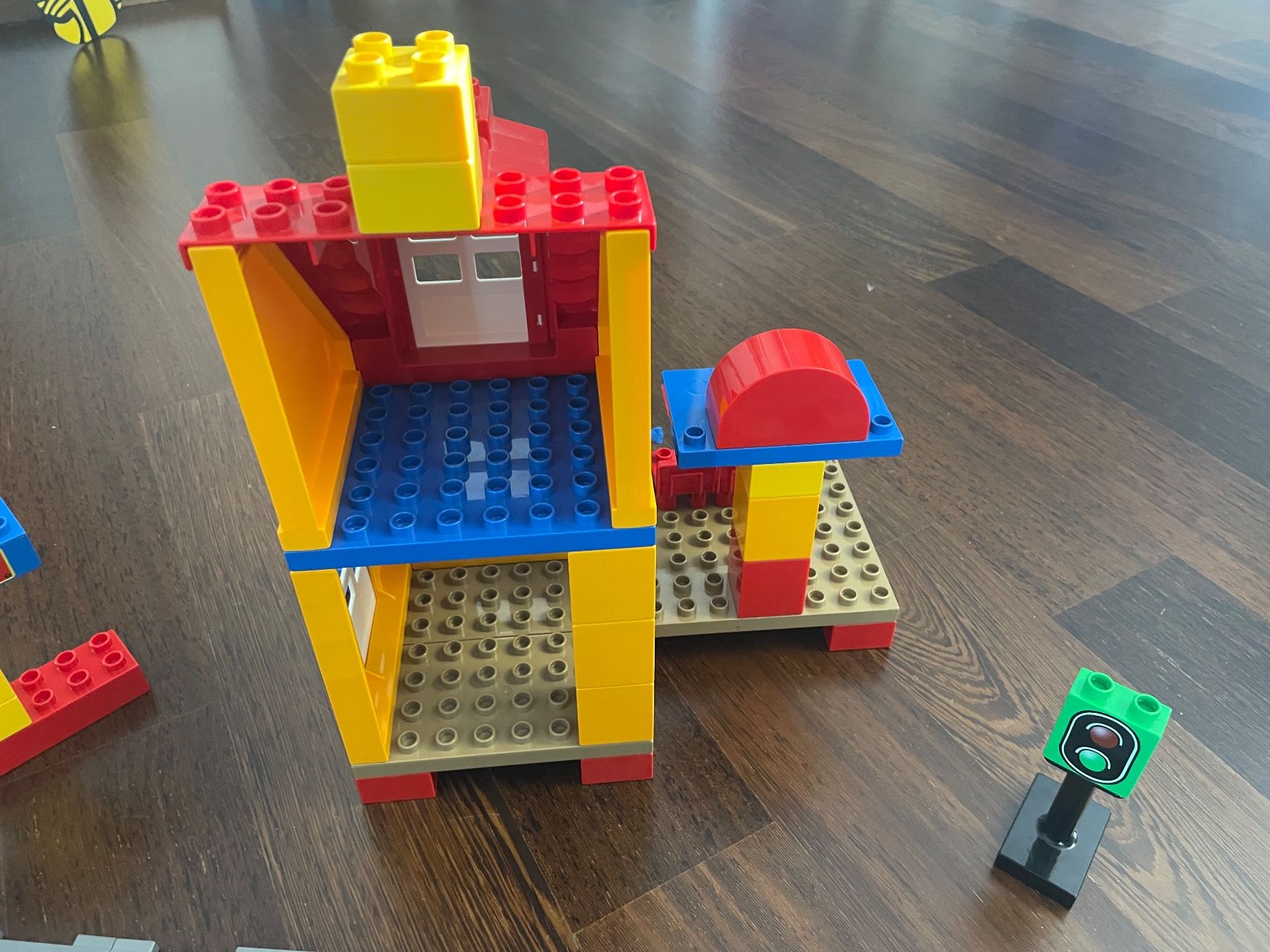 Lego Jeux de construction: Lego Duplo Bahnhof 3778 – D'occasion à Dänikon ZH par snowfish26 3