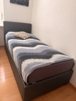 Bett ohne Matratze