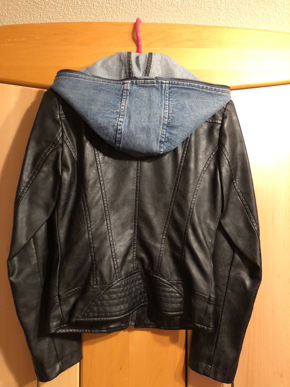 Giacche: Kunstlederjacke mit Jeans, Gr. S – Usato da Kriessern venduto da c_n1 1