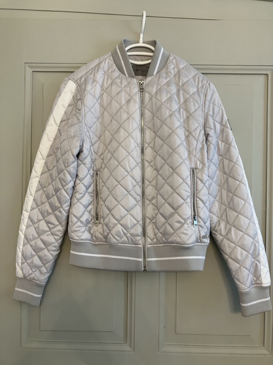 Calvin Klein Jacken: Jacke von Calvin Klein grösse xs – Gebraucht aus frauenfeld von Lahu8