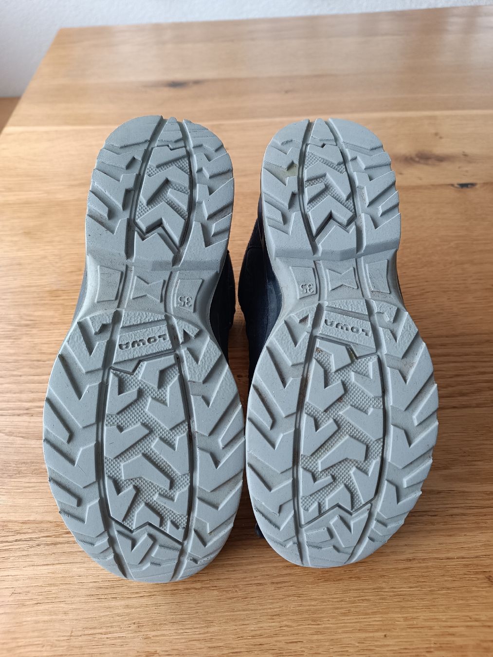 Lowa Scarpe da uomo: Lowa Wanderschuhe / Trekkingschuhe in Grösse 35 – Usato da Heiden venduto da Sotema 1