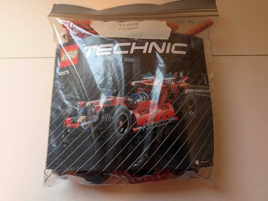 Spielzeuge: Lego 42075 Technic First Responder – Gebraucht aus Marly von schallerja 1