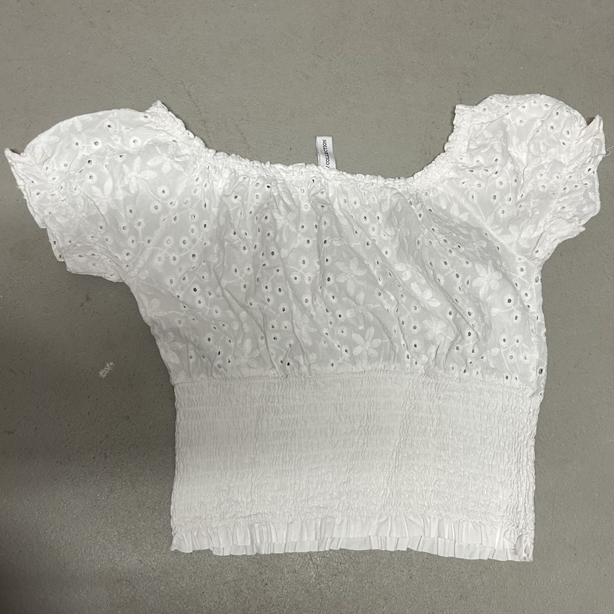 Blusen: White Blouse with puff sleeves  – Gebraucht aus Glattbrugg von Lara_G06 1