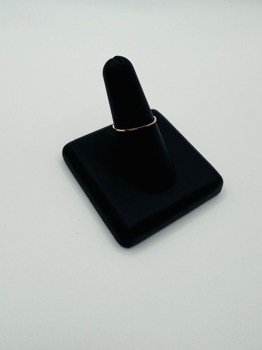 Anelli: Schlichter gold farbiger Ring - Grösse: 53 – Nuovo e nell'imballaggio originale da Frutigen venduto da glanzvolles.leben