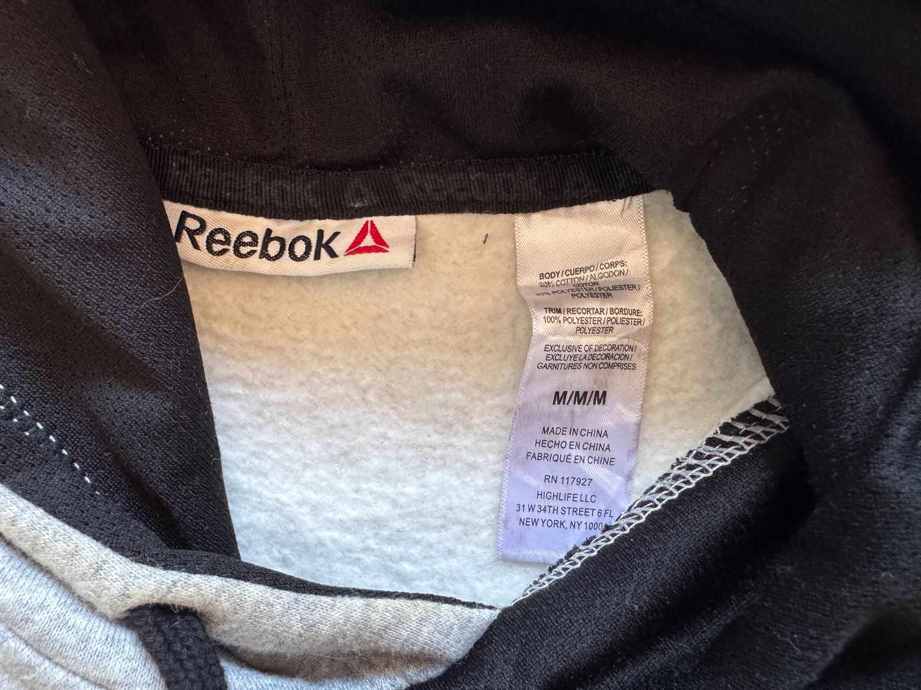 Reebok Maglioni & Felpe: Reebok pullover hoodie Size M – Usato da Neuchâtel venduto da _Easy_to_Find_ 3
