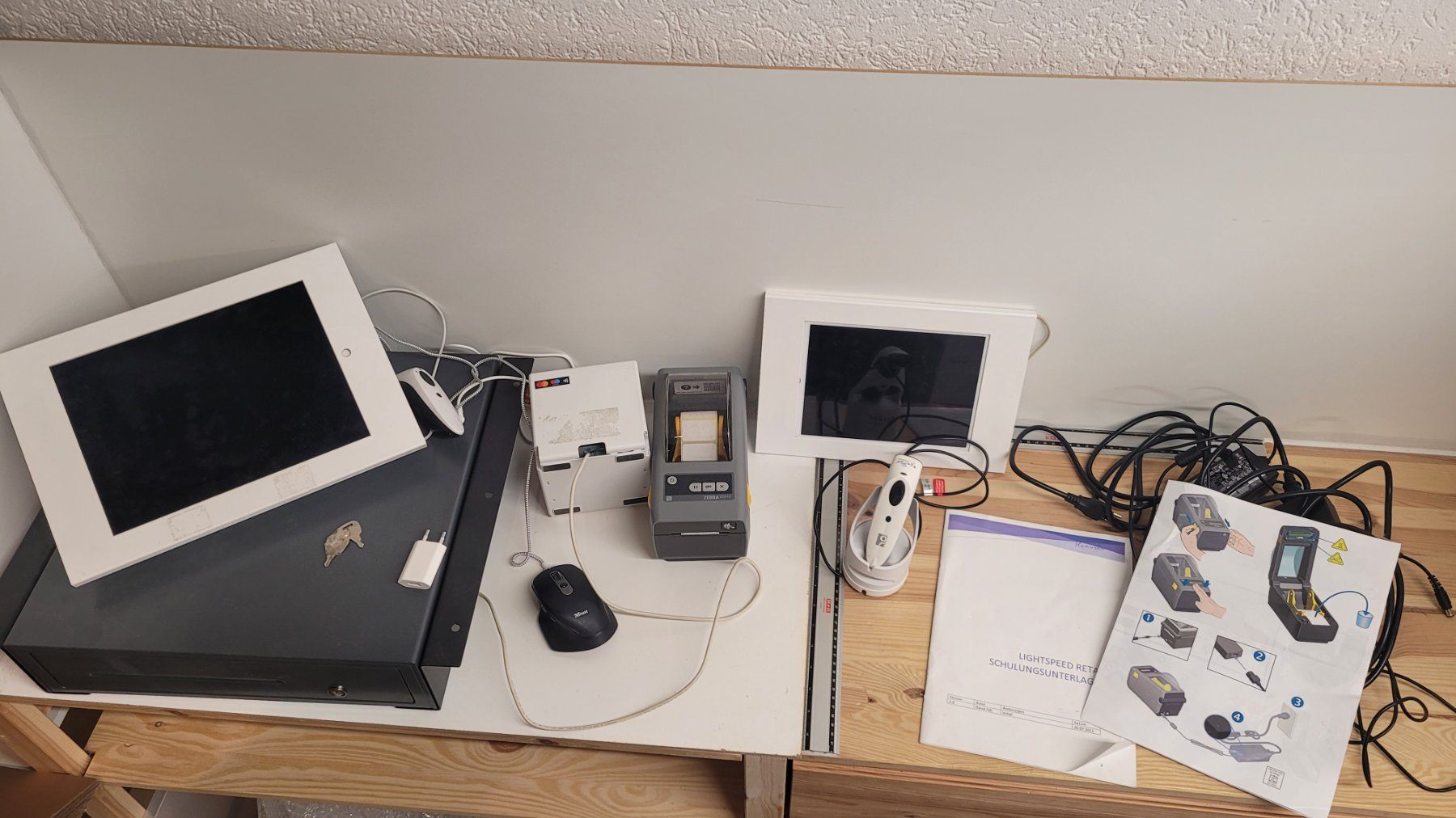 Registratore di cassa: Apple iPad / Lightspeed Kassensystem + Drucker + Scanner – Usato da Büsserach venduto da ModellbahnDepot