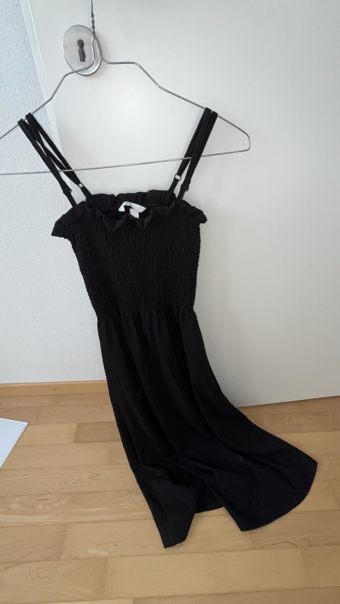 Kleider: H&M Kleid – Neu (gemäss Beschreibung) aus Chur von lua_7j7m