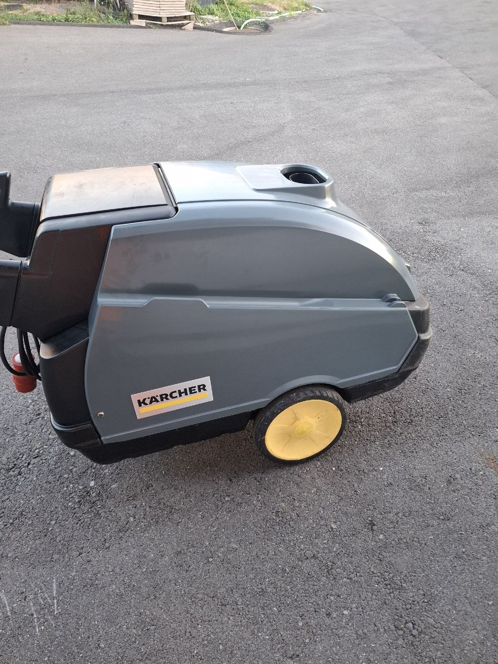 Kärcher Hochdruckreiniger: KÄRCHER HDS 850-4M PROFESSIONAL  – Gebraucht aus Emmenbrücke von dsn15 3