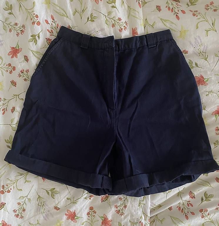Pantaloni: Trussardi Sport Shorts 42 – Usato da Busswil TG venduto da dana.ekatharina 1