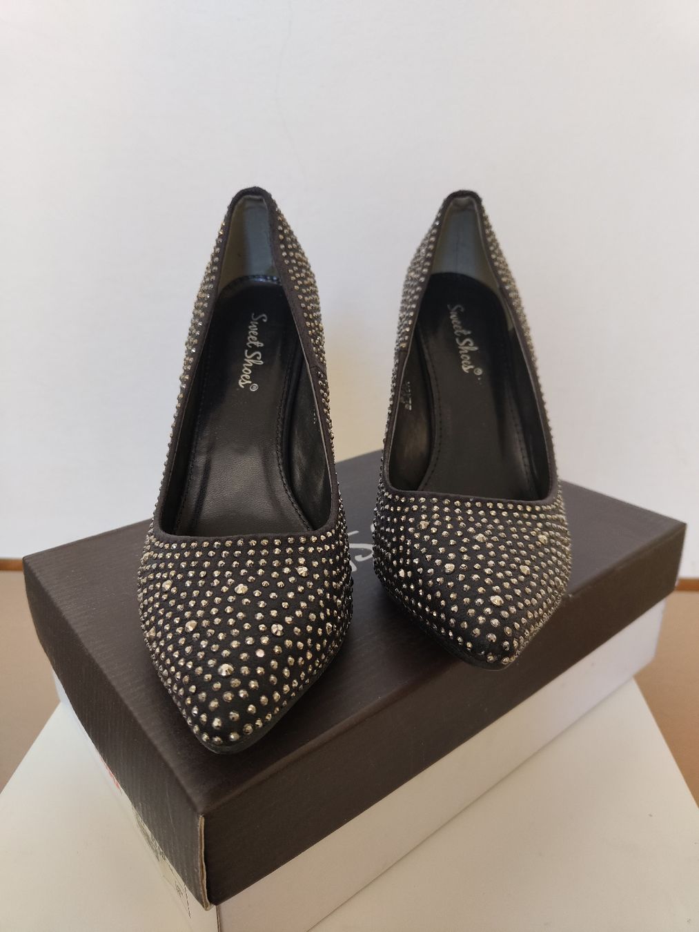 Scarpe da donna: Décolleté nere con strass, n.39 – Usato da Lugano venduto da mar_5j2q 1