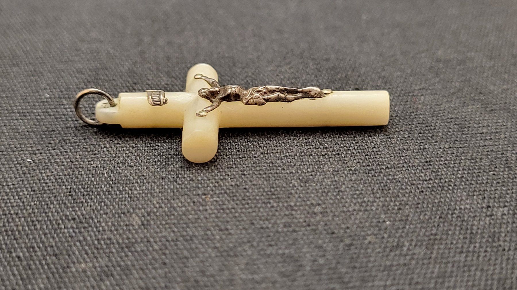 Ciondoli: Kreuz-Anhänger Perlmutt – Usato da Basel venduto da spinne02 2