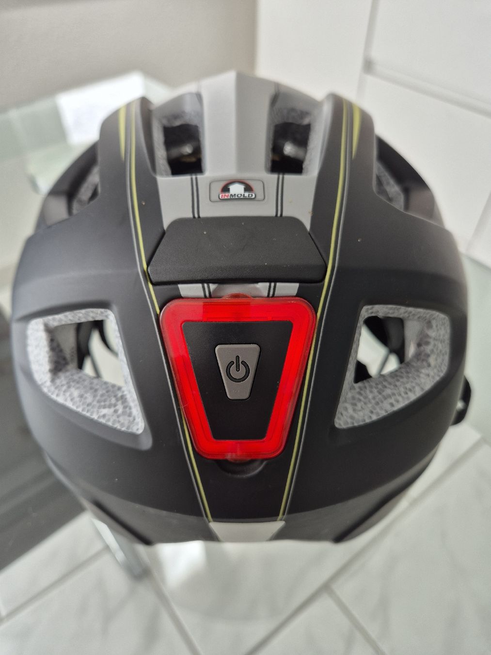 Caschi: Velohelm Gr.54-59 NEU! – Nuovo (secondo la descrizione) da Oetwil am See venduto da Janina5 2