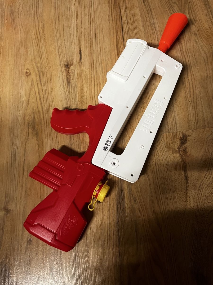 Nerf Giocattoli: Fortnite Nerf Wasserpostole – Usato da Trimstein venduto da chinchi01 1