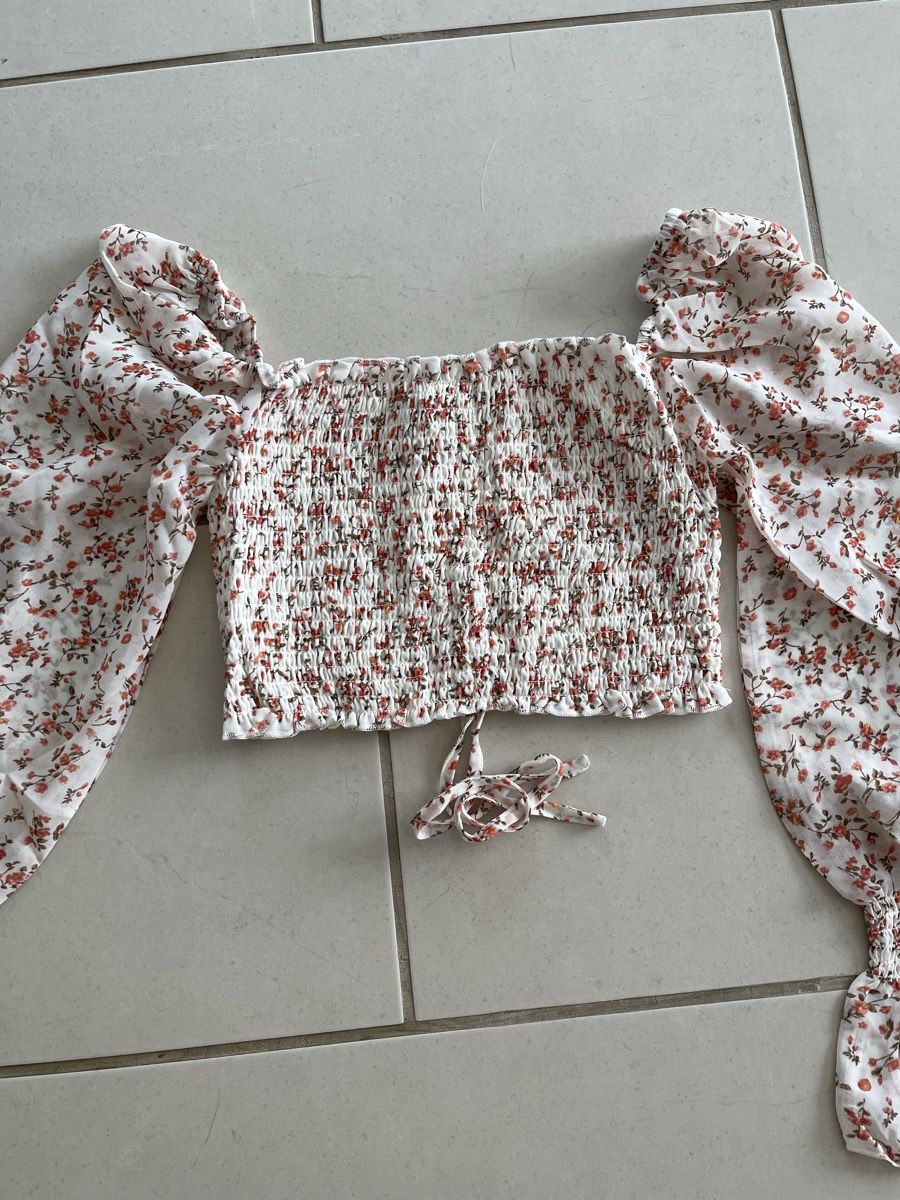 Top: Neues Top mit Blumenmuster Gr M – Nuovo (secondo la descrizione) da Bassersdorf venduto da Sandy456 3