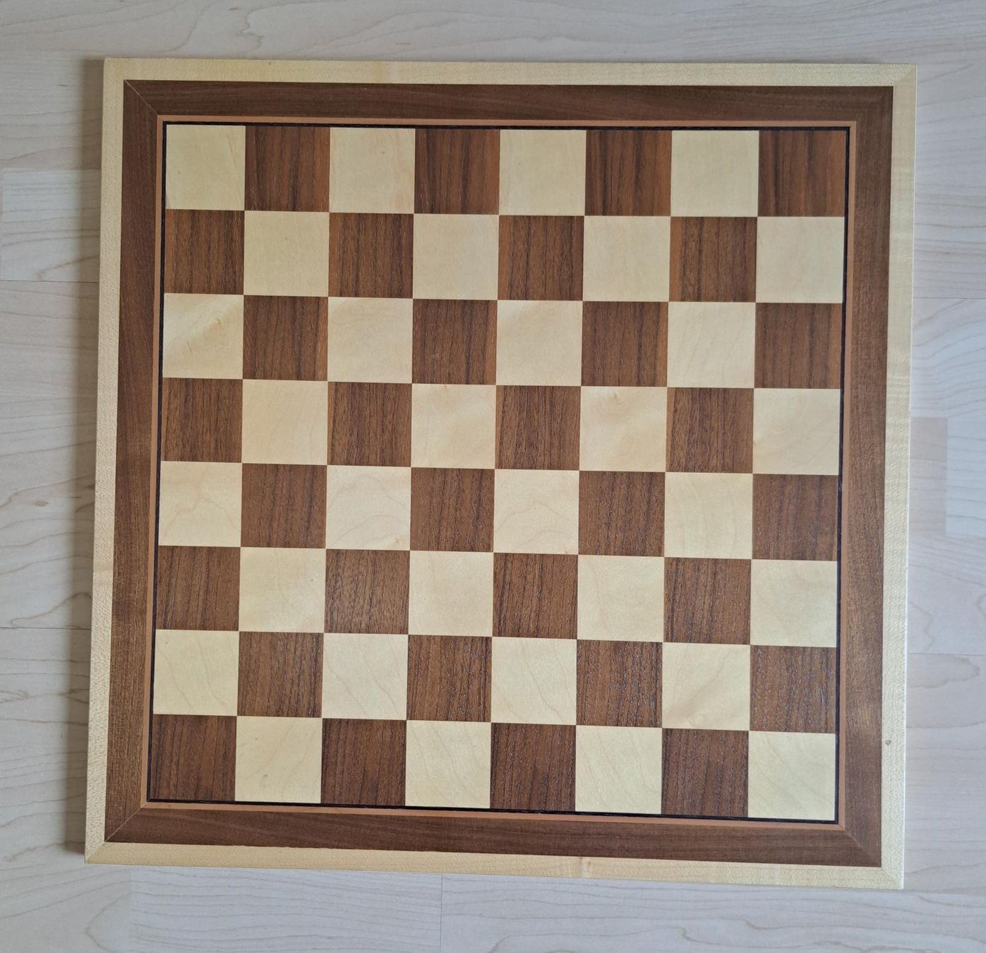 Giochi: Schachbrett aus Holz, 47x47 cm – Usato da Basel venduto da Patiscat