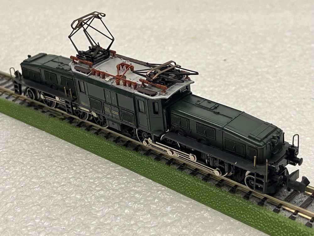 Trix Modelleisenbahnen: minitrix 2926 N= Krokodil SBB 13305 Königin der Alpen - grün – Gebraucht aus Thun von retoolinoo 4