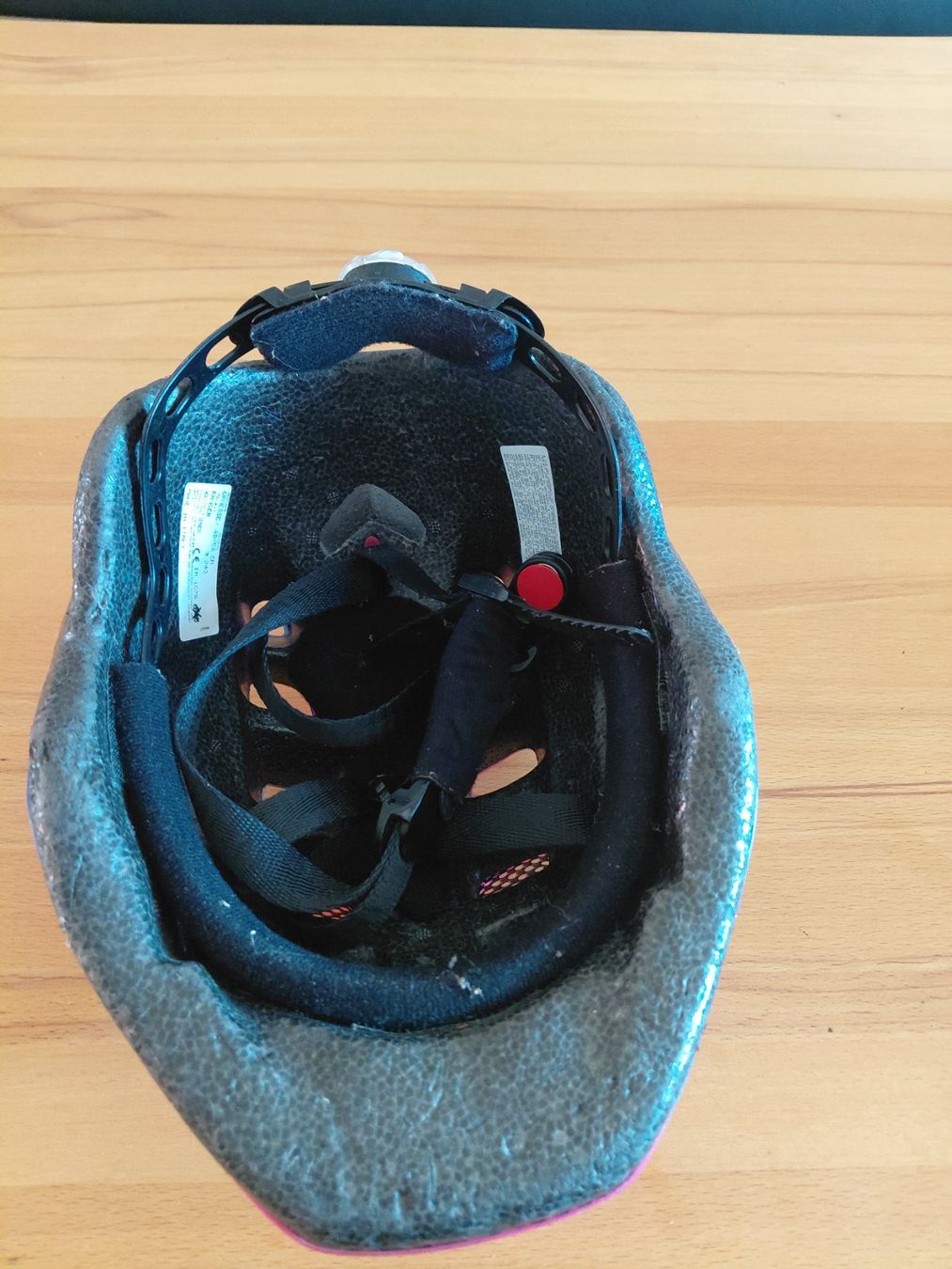 Caschi: Kinder Fahrradhelm Leopard mit – Usato da Zürich venduto da Grancanaria 2