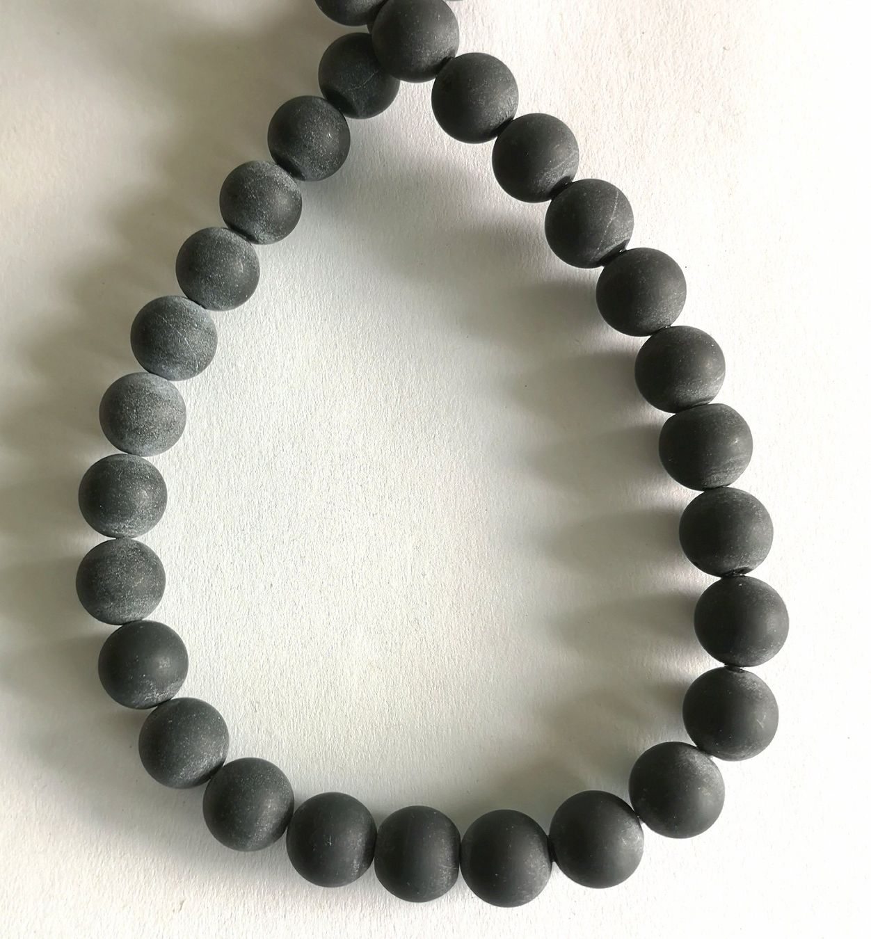 Pierres précieuses: Onyx, Beads 10mm, matt – Neuf avec emballage d'origine à Rümlang par 21f