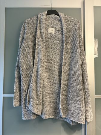 Cardigan size M in good condition