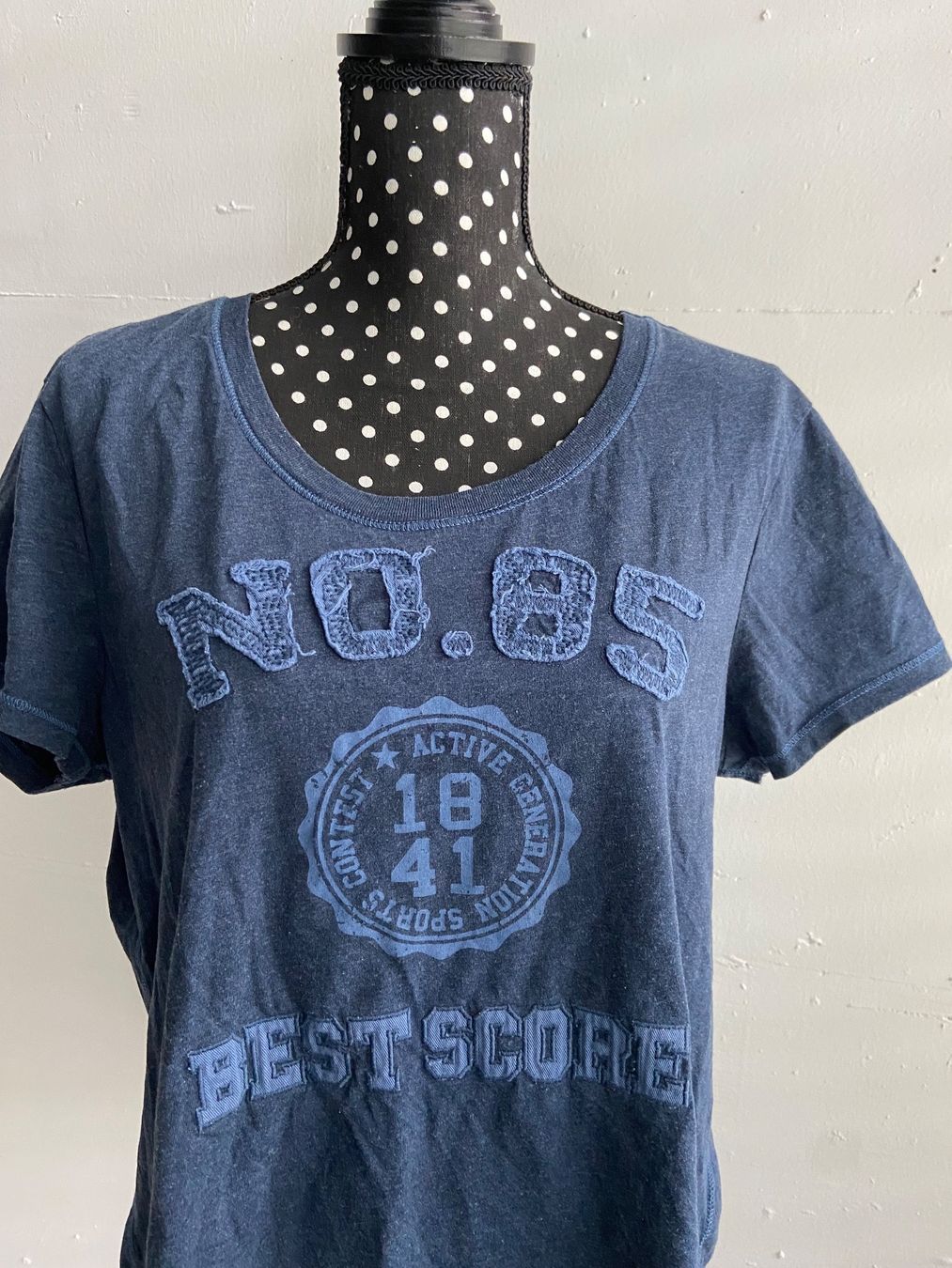 Tops: 2000er Vintage T-Shirt mit Aufschrift – Gebraucht aus Zürich von Eves.vintage.element 1