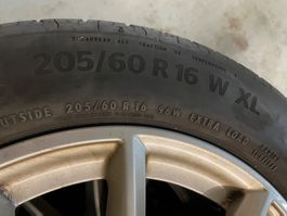 BMW Alufelgen mit Winterreifen Continental 205/60x16R