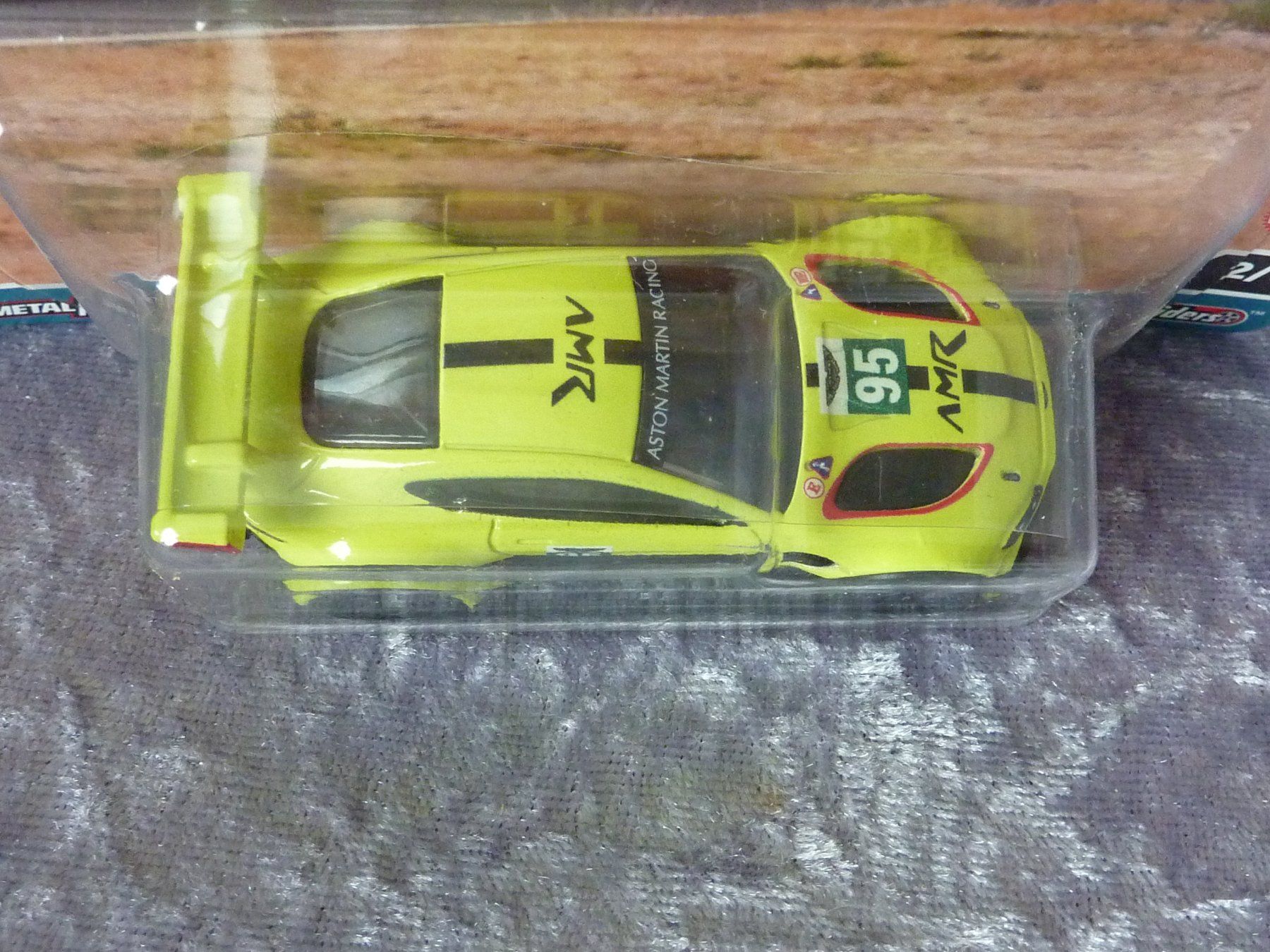 Hot Wheels Modellini d'auto: Aston Martin Vantage GTE 1:64 – Nuovo e nell'imballaggio originale da Dürrenäsch venduto da Cobra1ch 2