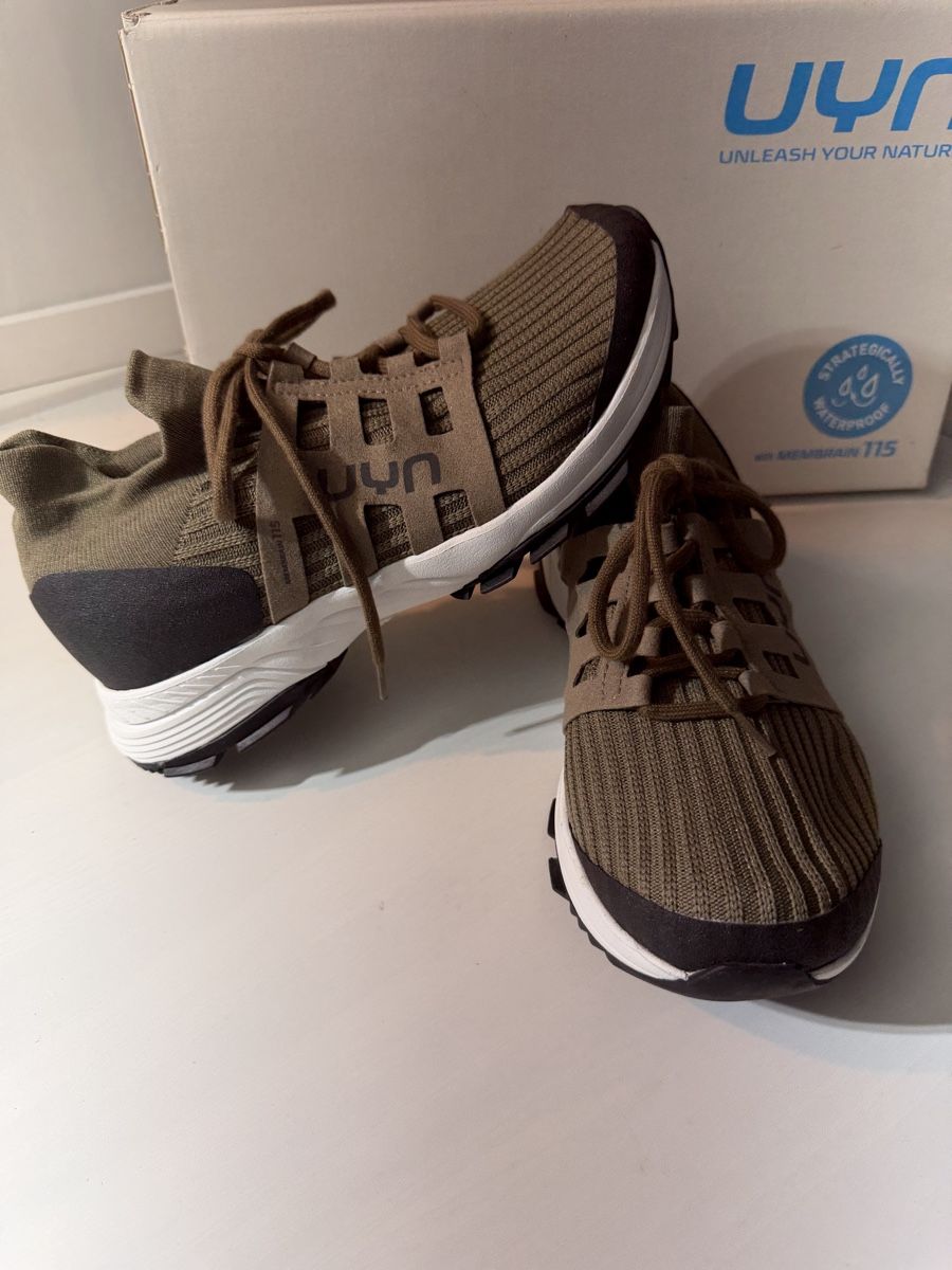 UYN Herrenschuhe: Chaussures UYN Wander 41 vert bronzé neuf  – Neu und originalverpackt aus Brügg BE von Goob