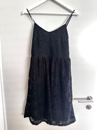 Schickes, schwarzes Sommerkleid mit Spitze- Vero Moda