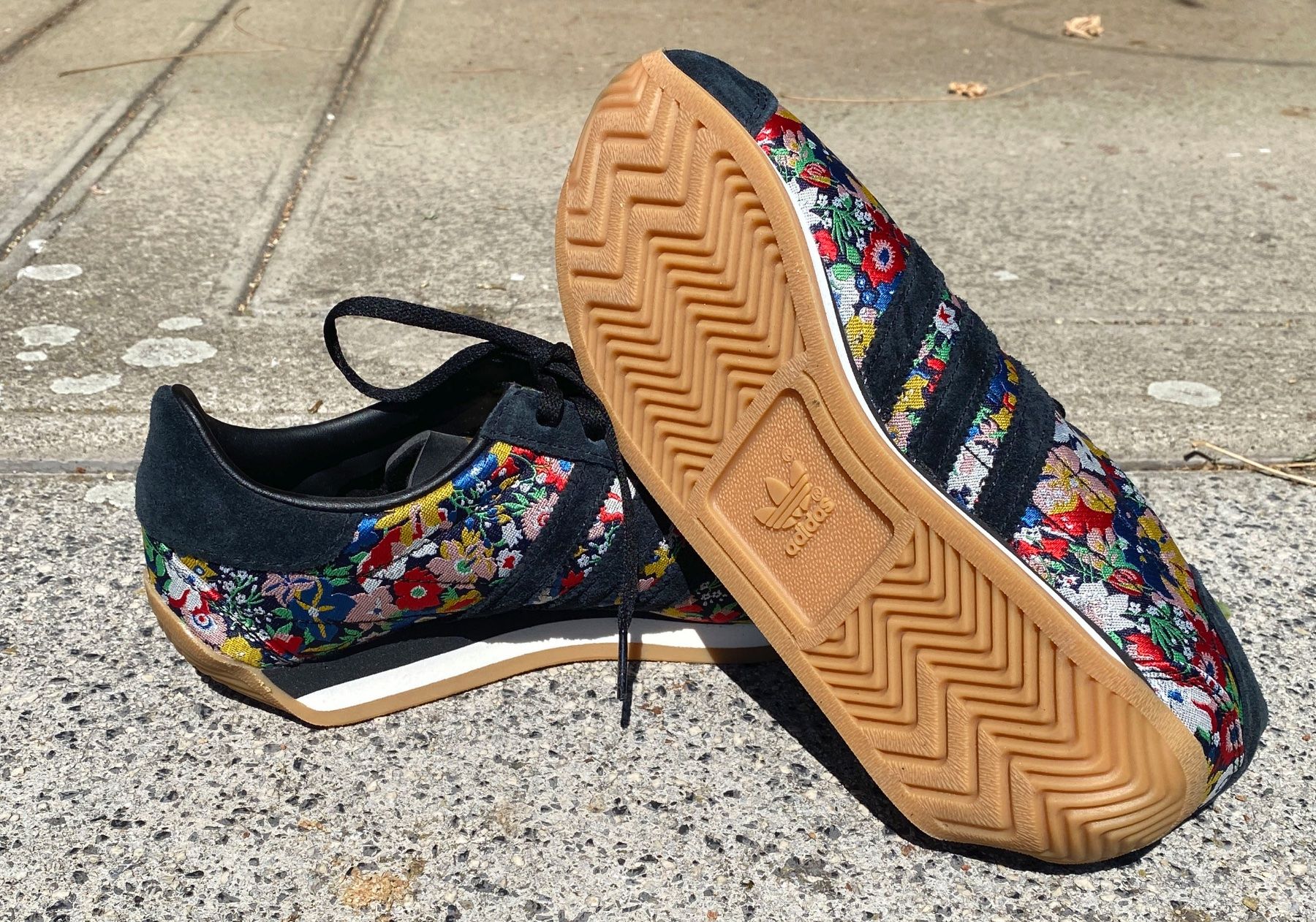 Adidas Damenschuhe: Adidas Liberty  London – Neu (gemäss Beschreibung) aus Grafenried von 3322 4