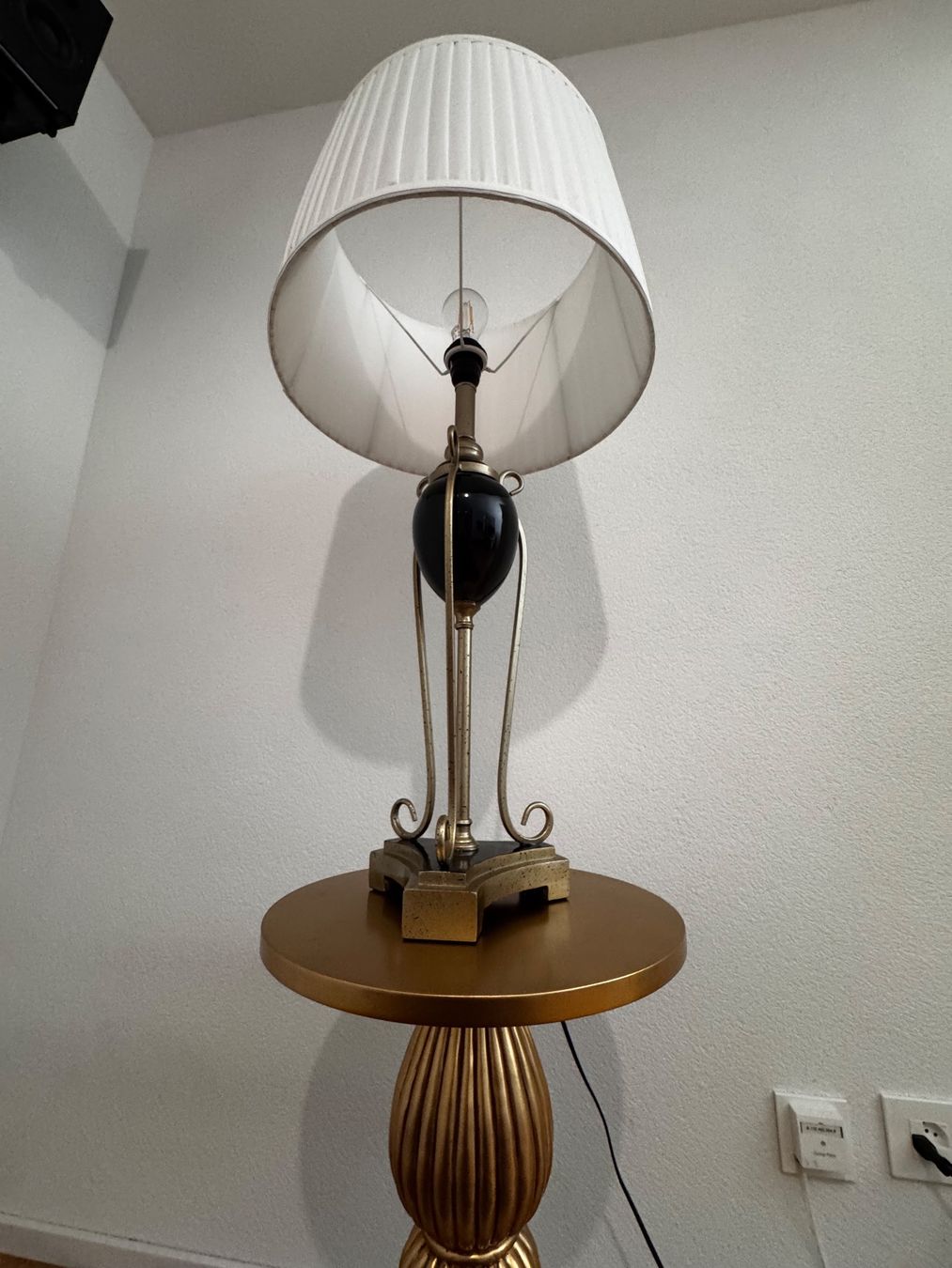 Lampen: Schirmlampe mit Sockel. – Gebraucht aus Delémont von Gutgeboren58 2