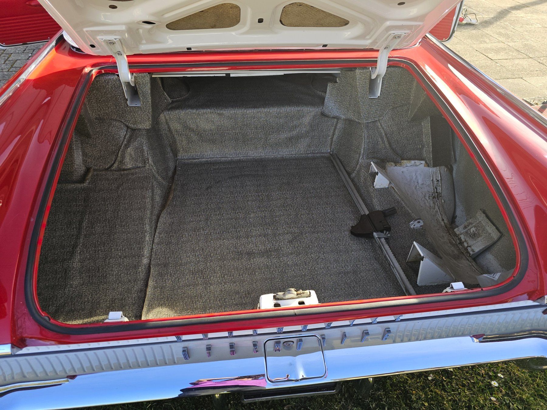 Oldsmobile Automobili: Oldsmobile Dynamic super 88 Coupé – Usato da Mellikon venduto da Musikgarantie 4