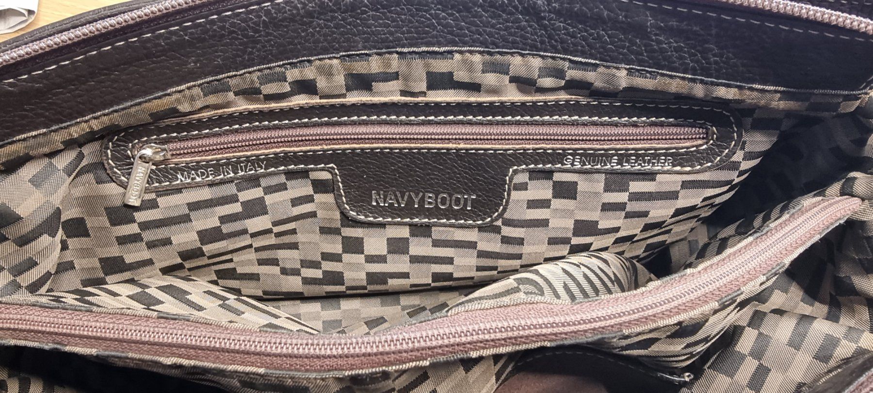 Navyboot Taschen für Damen: Navyboot Leder Umhängetasche – Gebraucht aus Dielsdorf von meret07 6