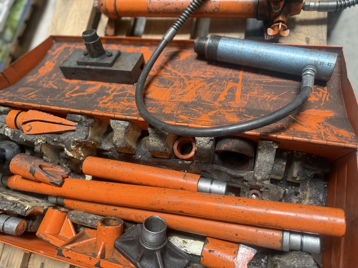 Tutti gli attrezzi: Hydraulic Body – Usato da Horriwil venduto da Carrera68 5