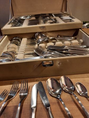 WELLNER-  Besteck, versilbert 90 für 12 Pers., in  Originalk