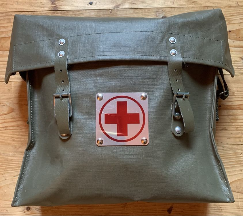 Komplette Beatmungstasche der CH Armee 2