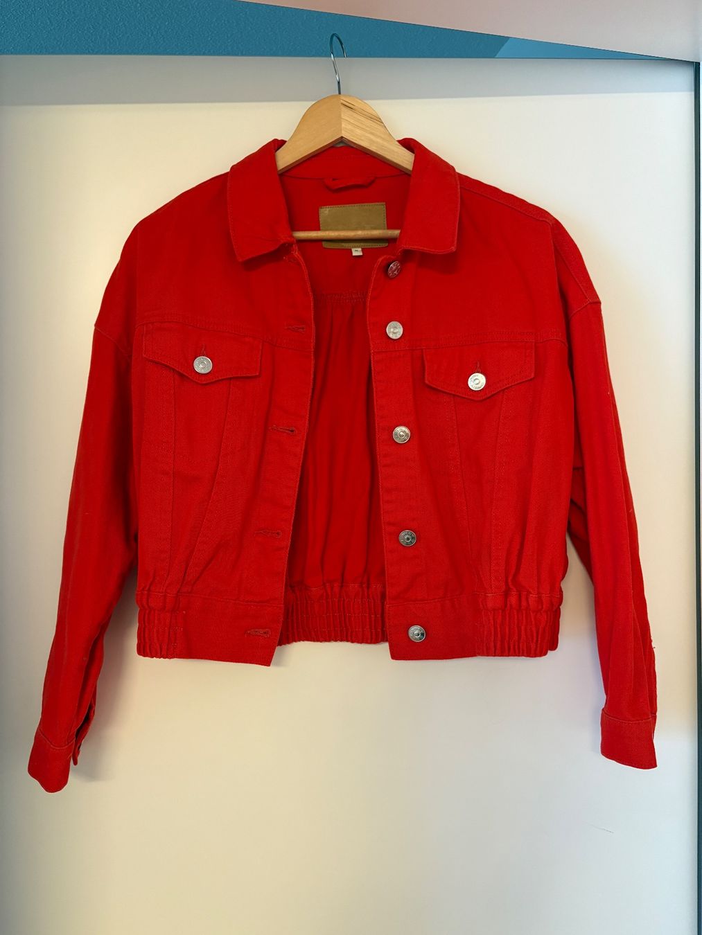 Only Giacche: Rote Jeansjacke von Only, Grösse M – Usato da Emmen venduto da dra_pn8b