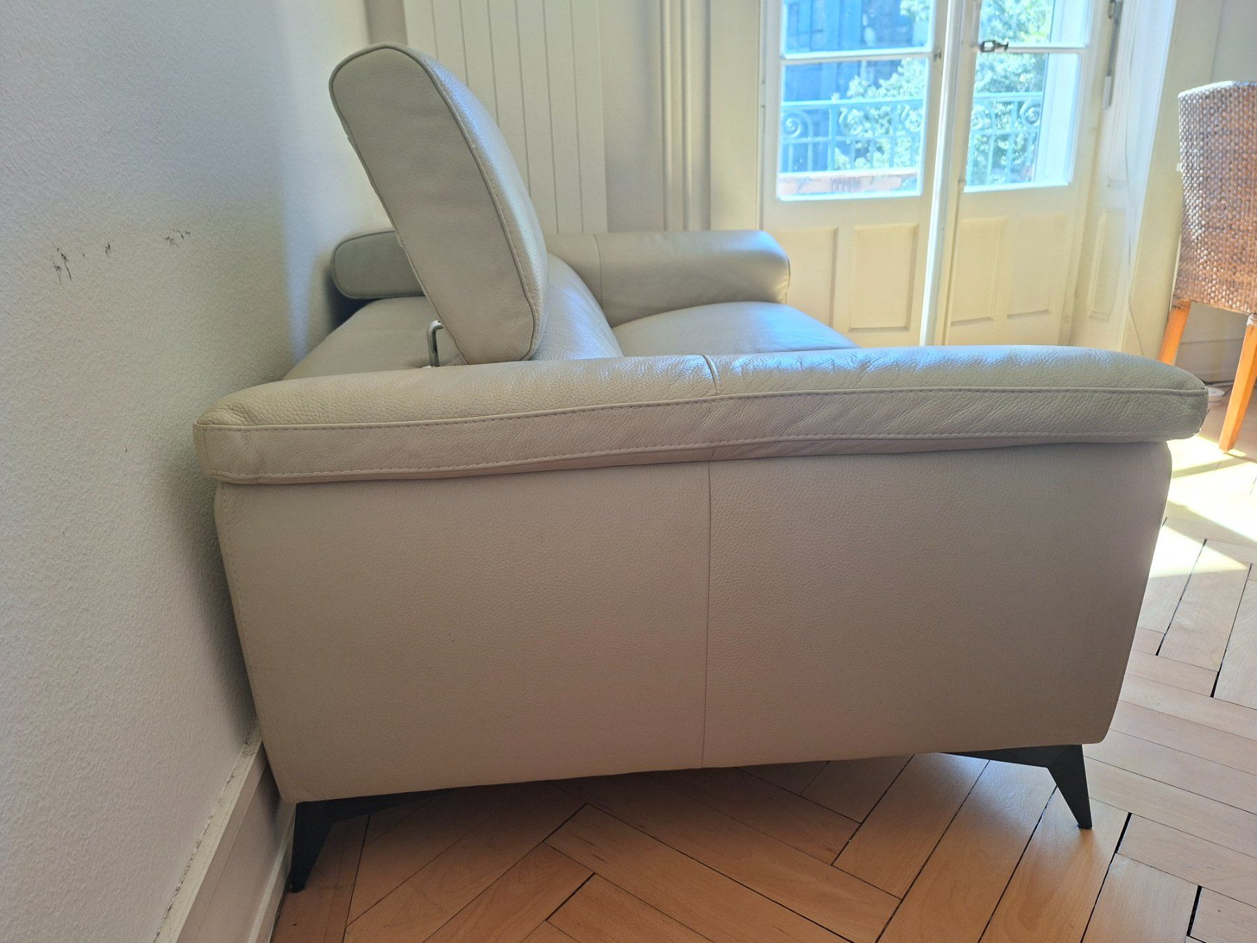 Sofas: Canapé cuir blanc cassé 2 places bon état – Neu (gemäss Beschreibung) aus Carouge GE von tho_q862 1